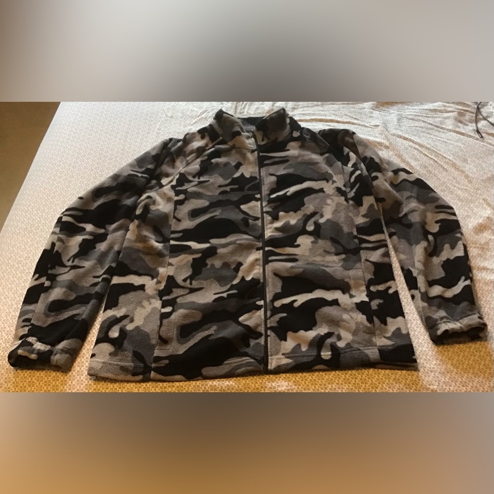 ✨✨Camouflage Zip-Up Fleece Jacket✨✨